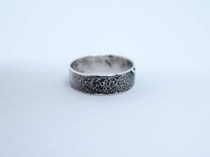Banda de plata de plata oxidada, joies reticulades per a home, anell de noces, anell de plata per a homes