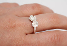 Carregueu la imatge al visualitzador de galeria,Anell de plata amb flor oxidat acabat brillant anell de joieria de plata fet a mà de sakura