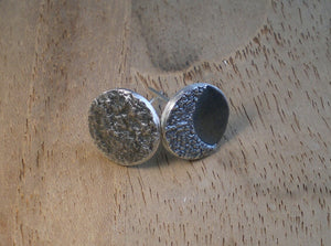 Pendientes de botón de media luna y luna llena plata oxidada, pendientes de poste de fases lunares, plata oxidada