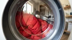 Cuidado del agua: cómo lavar correctamente una chaqueta de plumas — opiniones de expertos